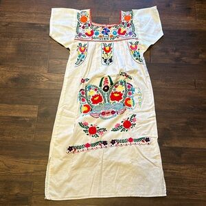 Flower Embroidered dress - Latin or Nordic